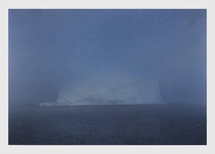 A painting by Gerhard Richter, titled Eisberg im Nebel (Iceberg in Mist), dated 1982.