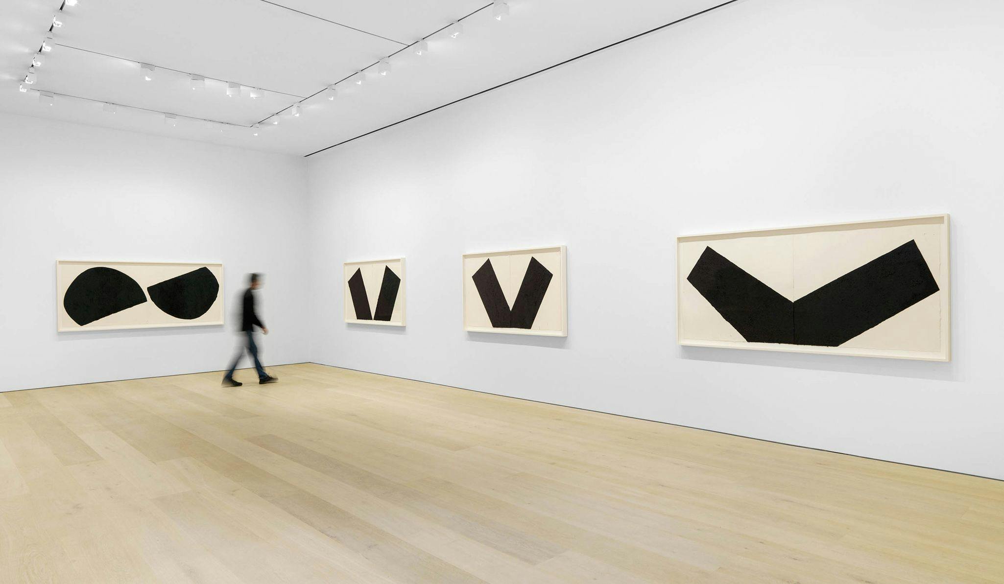 Installation view of the exhibition Richard Serra: Drawings at David Zwirner in New York dated 2022
