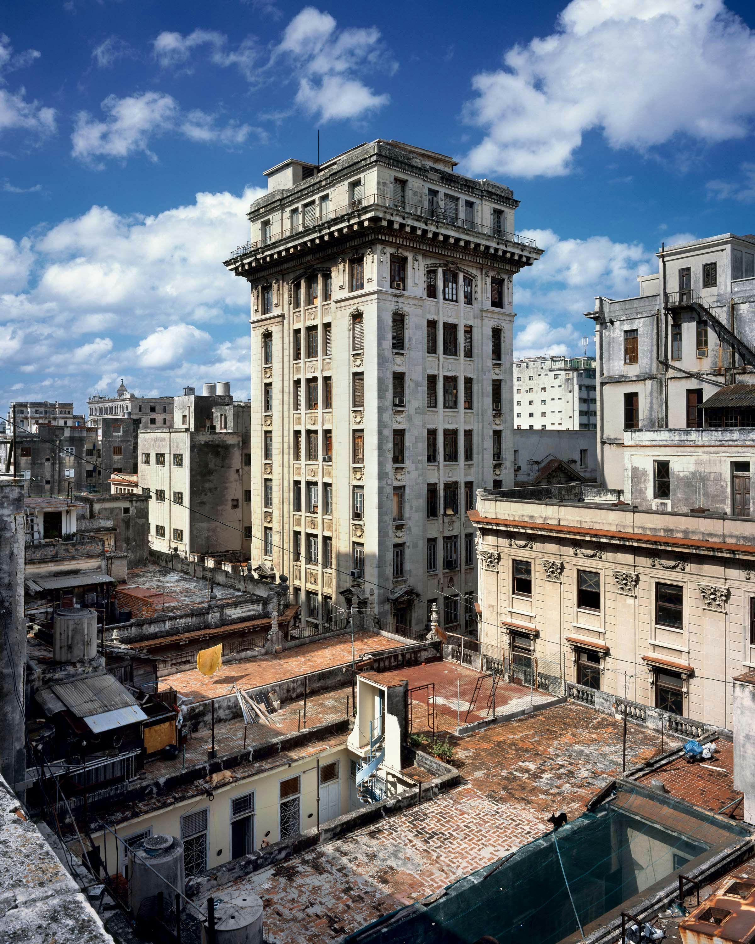 A photograph by Stan Douglas, titled "La Inalámbrica" Building / Metropolitan Building, Habana Vieja, dated 2004.