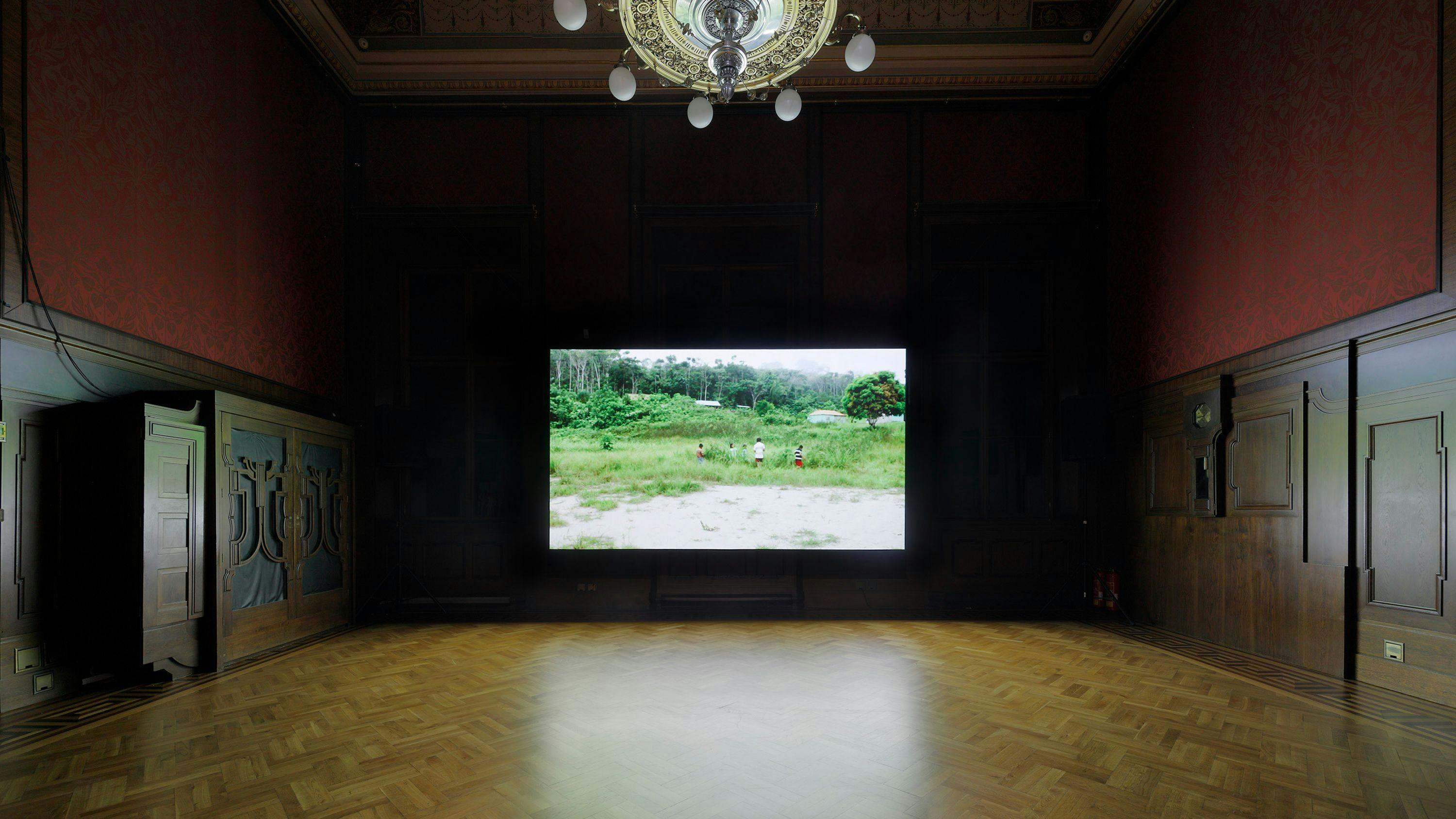 Installation view of Francis Alÿs’s work shown in fragilités, dated 2022–23