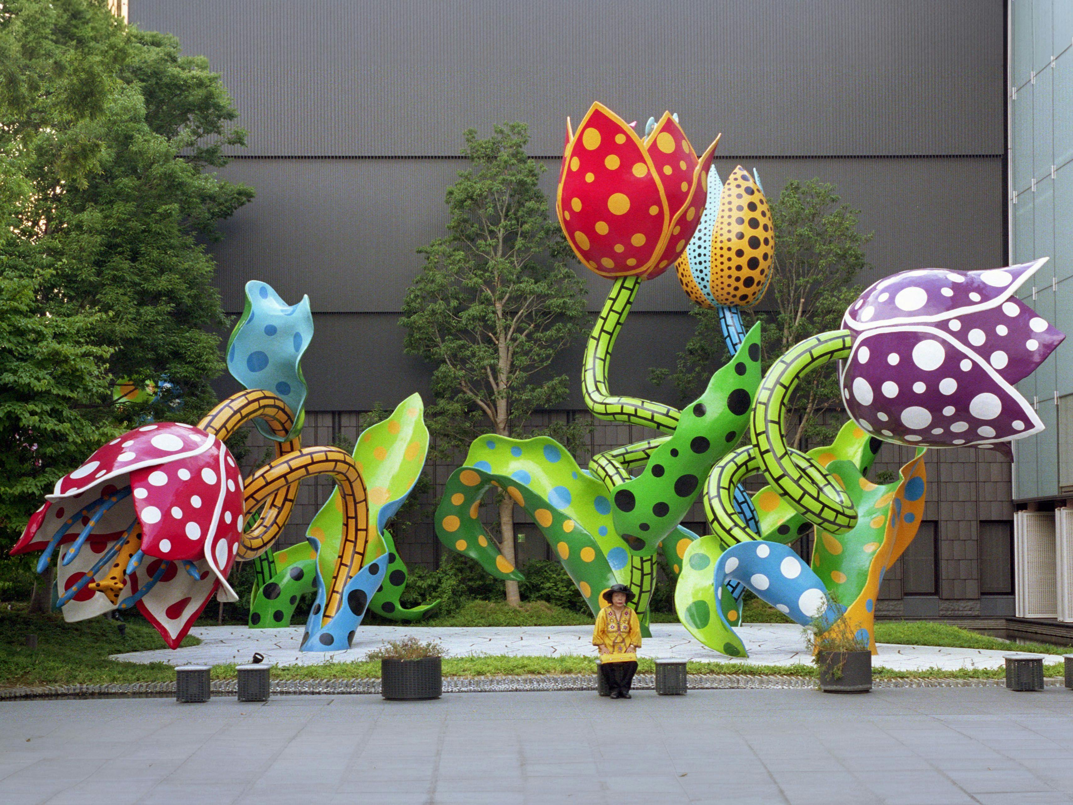 An installation by Yayoi Kusama, titled The Visionary Flowers, dated 2002.